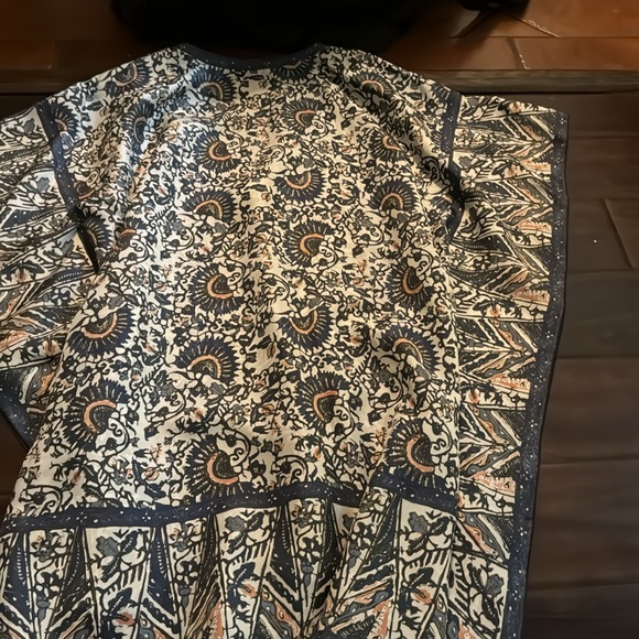 Tory Burch silk cover up - Picture 5 of 5
